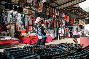 BIB: 
                            <button type="button" onclick="openModal(25552293)" class="btn btn-primary btn-sm float-right btn-popup" data-toggle="modal" data-target=".modal-high-quality">
                        <i class="fas fa-shopping-cart"></i> Add to Cart
                    </button>
                                            <button type="button" onclick="isThisMe(25552293, true)" class="btn btn-success btn-sm float-right btn-popup btn-isme hidden" data-toggle="tooltip" data-placement="bottom" title="นี่คือรูปของคุณใช่ไหม คลิกที่นี่เพื่อเอาเข้าอัลบั้ม">
                        <i class="fas fa-plus"></i> Add to album
                    </button>
                    <button type="button" onclick="isThisMe(25552293, false)" class="btn btn-warning btn-sm float-right btn-popup btn-isnotme hidden">
                        <i class="fas fa-ban"></i> Remove from album
                    </button>